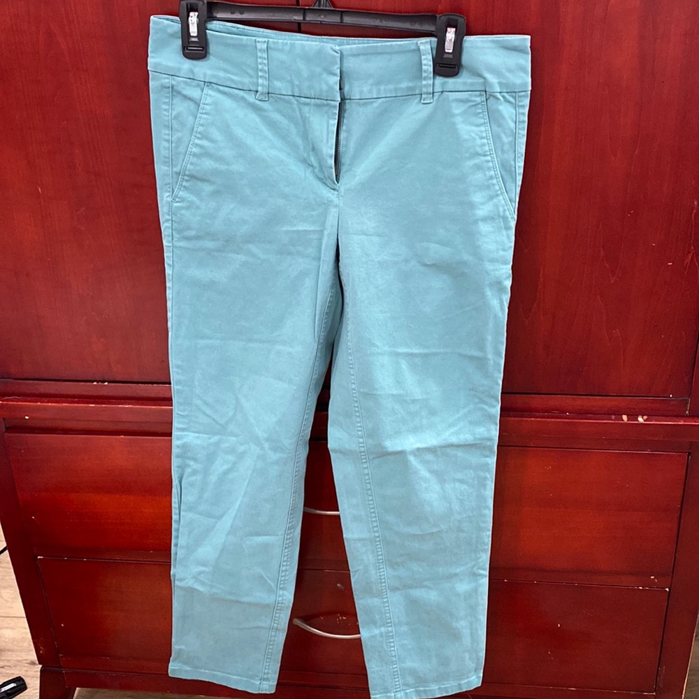 Chino crop loft pants size 4